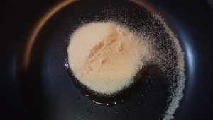 ロカボなナッツのキャラメリゼ、砂糖溶け出す